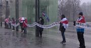 “Łańcuch solidarności” we Wrocławiu. Manifestacja wsparcia dla więźniów białoruskiego reżimu