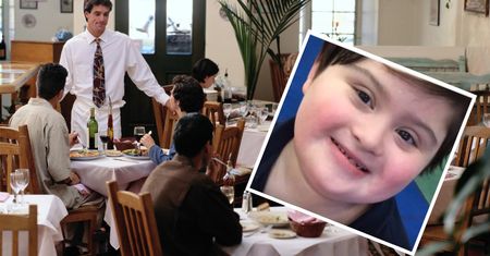 Chłopiec z zespołem Downa był obrażany w restauracji. Obronił go kelner