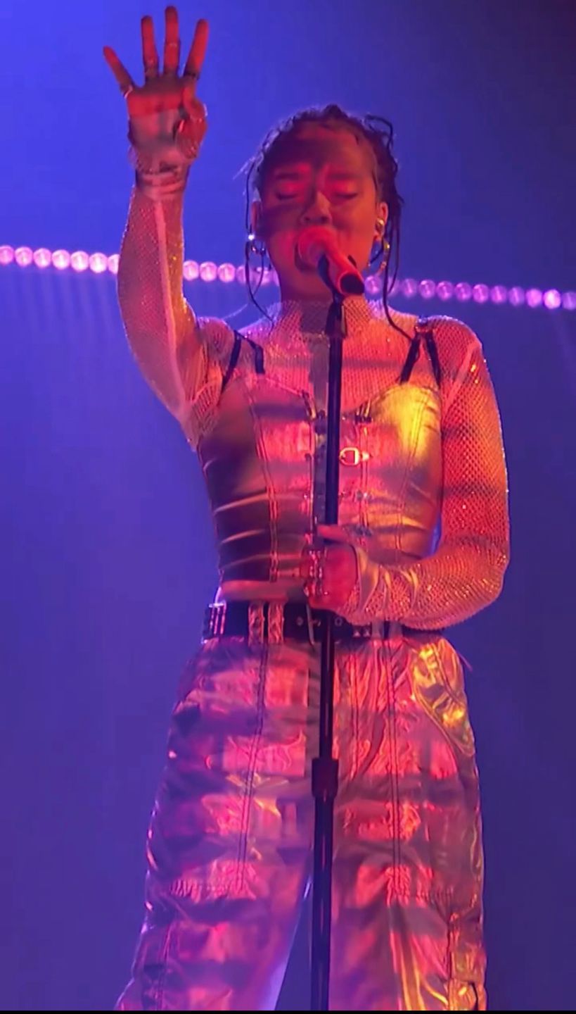 Sara James w półfinale "Mam talent"