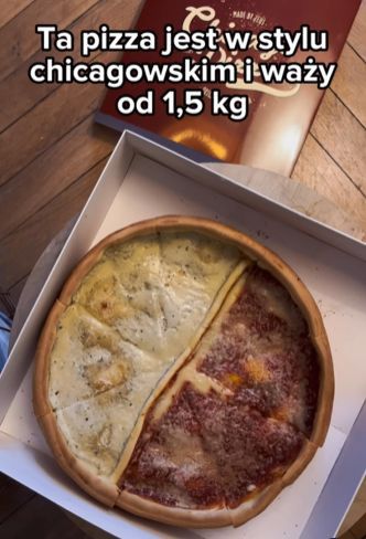 Pizza deep dish - Pyszności; źródło: Instagram, Przerwa_Weekendowa