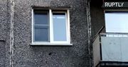Malutkie dziecko wypadło z drugiego piętra w bloku. Złapała je 64-letnia Rosjanka.