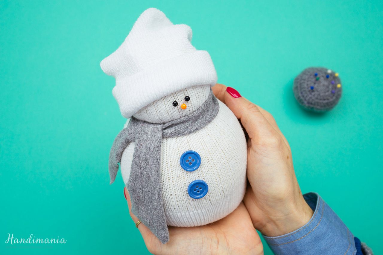 No-Sew Sock Snowman