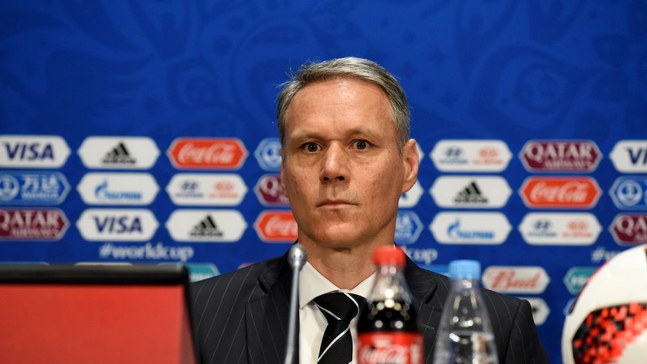 Marco Van Basten ma problemy w FIFA 20
