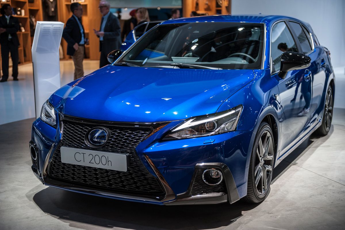 Lexus CT 200h przeszedł modernizację. 300 tys. klientów nie może się mylić