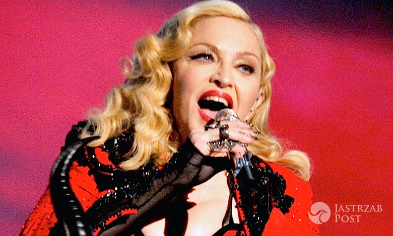 Madonna z polskim szalikiem w Czechach na Rebel Heart Tour 2015