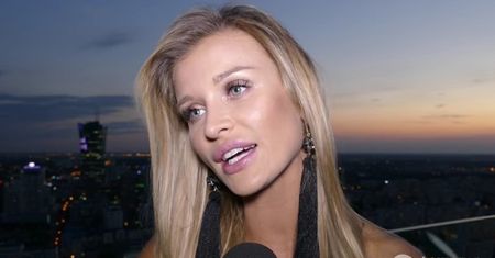 W rodzinie Joanny Krupy są wielcy fani EURO 2016. Mąż, mama, a także... Nie zgadniecie, kto jeszcze kibicuje piłkarzom [WIDEO]