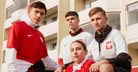 "Reprezentacja blokersów", czyli dlaczego tak nas boli sesja przedstawiająca stroje Polaków na Mundial