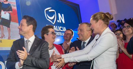 Euforia w sztabie Koalicji Obywatelskiej. Politycy świętują zwycięstwo Trzaskowskiego