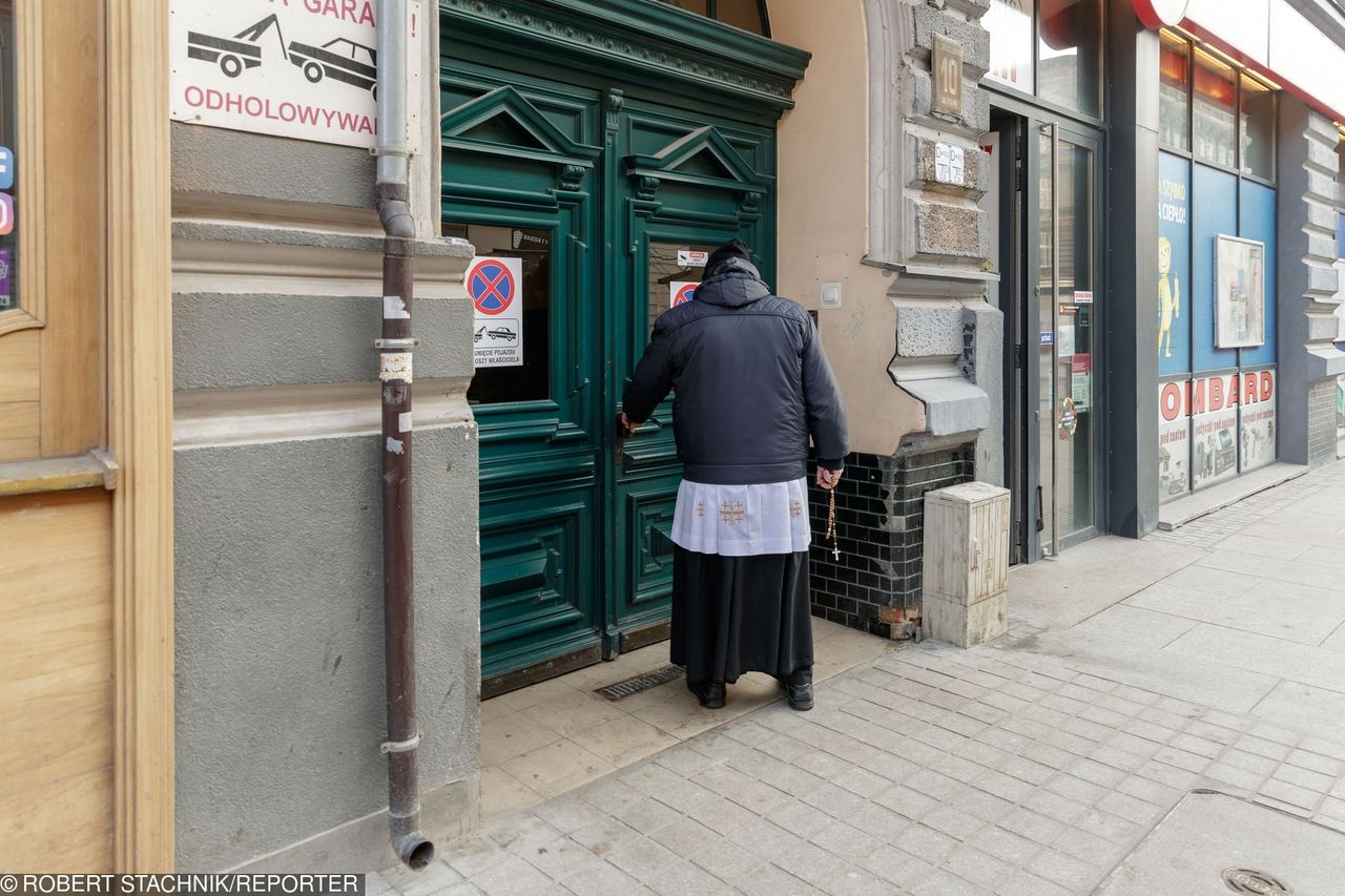 Nowa metoda oszustwa. Tuż przed kolędą uważaj na "delegata proboszcza"