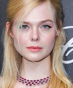 Elle Fanning straciła przytomność podczas kolacji w Cannes. Pomógł jej starszy aktor