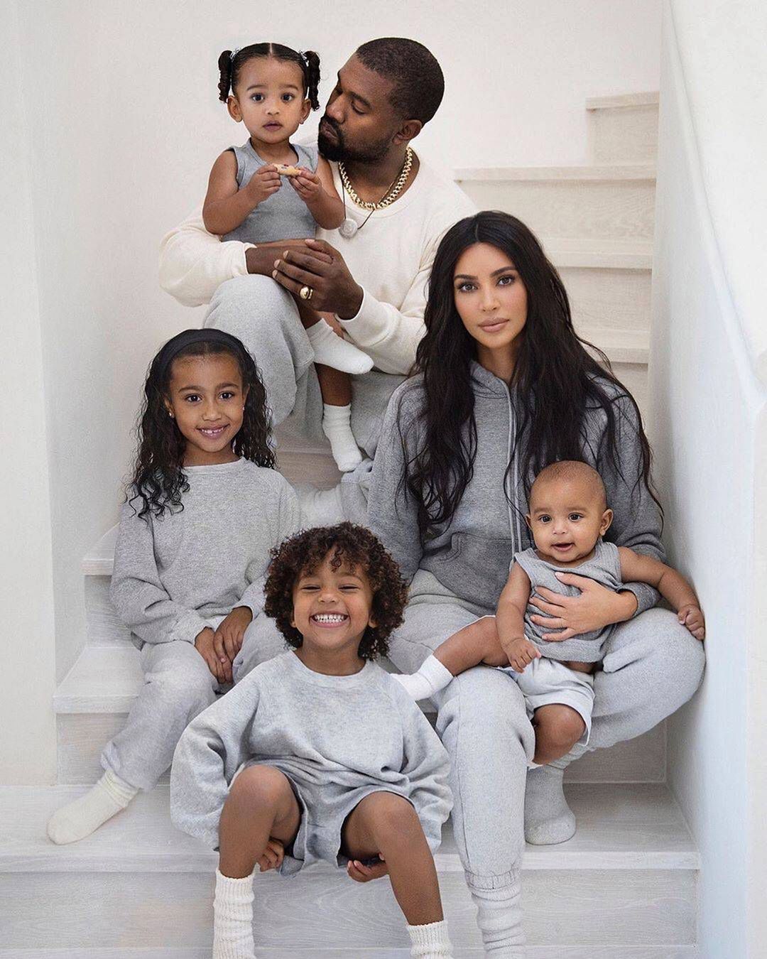 Kim Kardashian - rodzinne zdjęcie na święta 2019