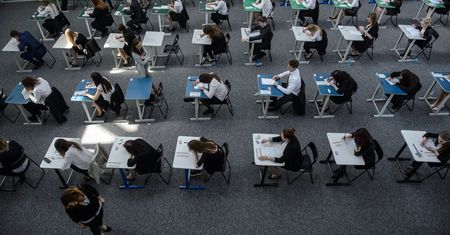 Matura 2019. Strajk nauczycieli nie wstrzyma egzaminów dojrzałości. Politycy wspominają swoje