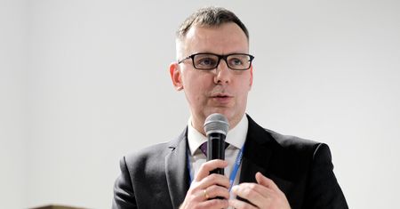 Wybory do PE. Polityk PiS miał wziąć bezpłatny urlop, ale zmienił zdanie