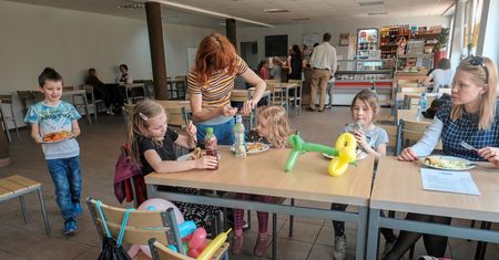 Jest odzew na strajk nauczycieli. 1000 zł weźmie pedagog za opiekę nad dzieckiem