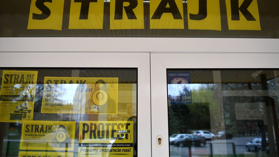 Strajk nauczycieli 2019: TVP atakuje ich tak jak rezydentów