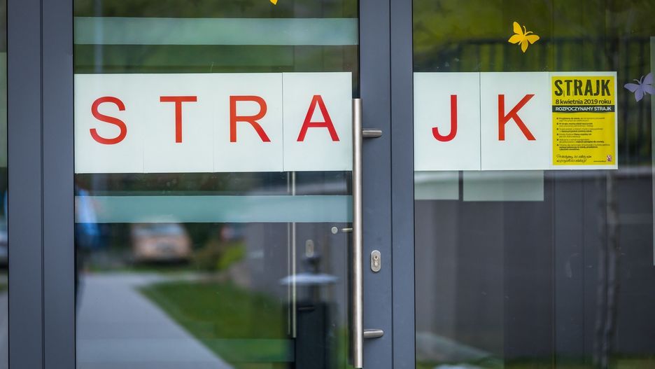 Strajk nauczycieli 2019. Warszawski ratusz proponuje nowelizacje prawa 