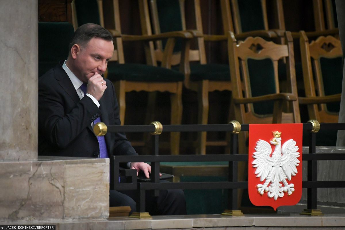 Wybory prezydenckie 2020. Tajny sondaż, w którym Andrzej Duda minimalnie przegrywa