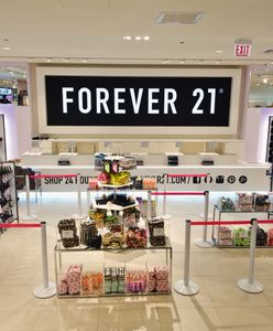 Pracownica pozwała sieciówkę na ponad 2 miliony dolarów. Wszystko przez nagrania z łazienki