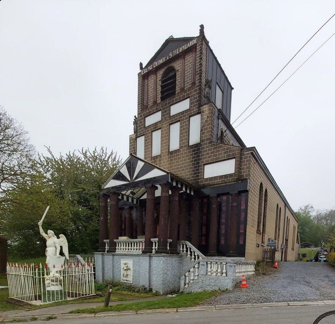 uglybelgianhouses/instagram