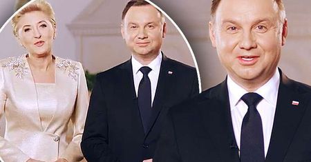 Agata Duda nie zawiodła! Na świątecznej pocztówce wygląda jak gwiazda Hollywood! I jeszcze te piękne życzenia!