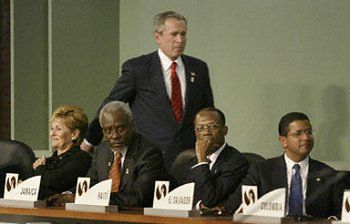 Szczyt OPA rozpoczęty - Bush krytykuje Kubę