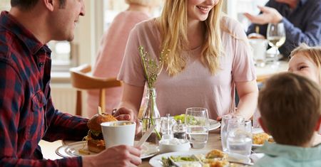Goście wyproszeni z restauracji. Personel ocenił straty na 400 złotych