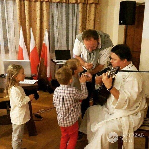 Anna Kalczyńska świętuje z dziećmi Rocznicę Odzyskania Niepodległości