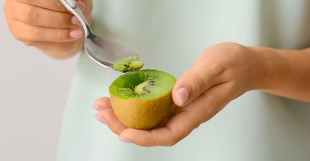 Co się stanie, jak codziennie będziesz jeść kiwi? Takich efektów się nie spodziewasz