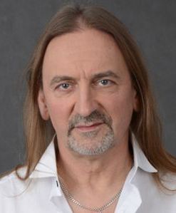 "The Voice of Poland": Marek Piekarczyk o gwieździe włoskiej edycji show - siostrze Cristinie