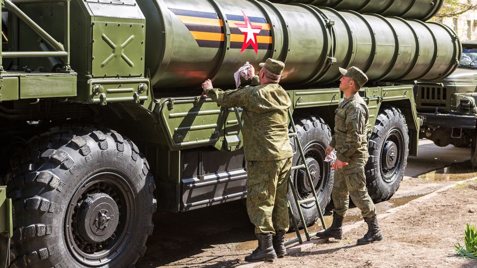 Rosja wysyła do Syrii system obrony przeciwlotniczej S-300.