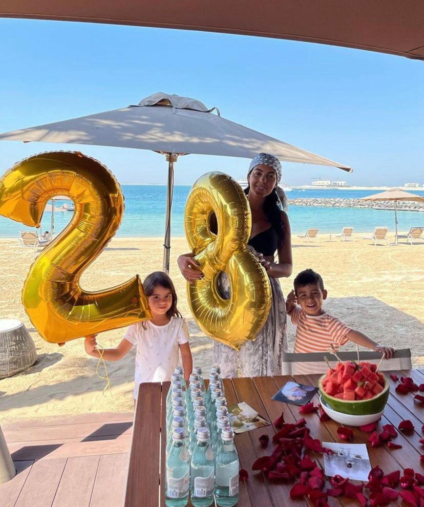 Cristiano Ronaldo i Georgina Rodriguez - 28. urodziny | fot. Instagram.com/georginagio