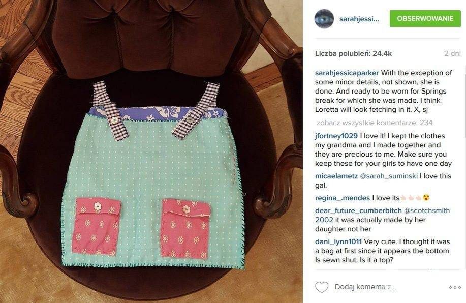 Sarah Jessica Parker szyje koszulkę (fot. Instagram)