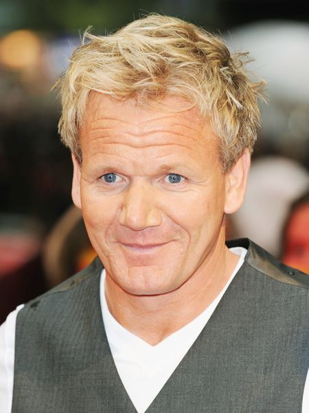 Gordon Ramsay za kratkami?! Spokojnie, on tam tylko gotuje
