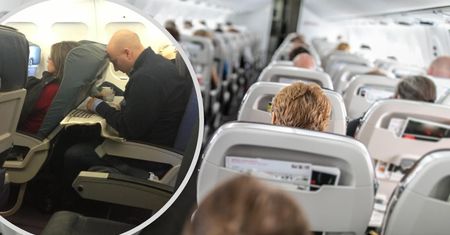 Kiedy rozłożyła fotel w samolocie, wysoki pasażer za nią zaprotestował