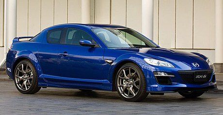 Z wirującym tłokiem - Mazda RX-8