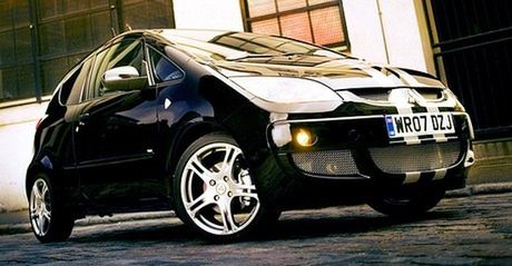 Czarny Jastrząb - Mitsubishi Colt Black Hawk