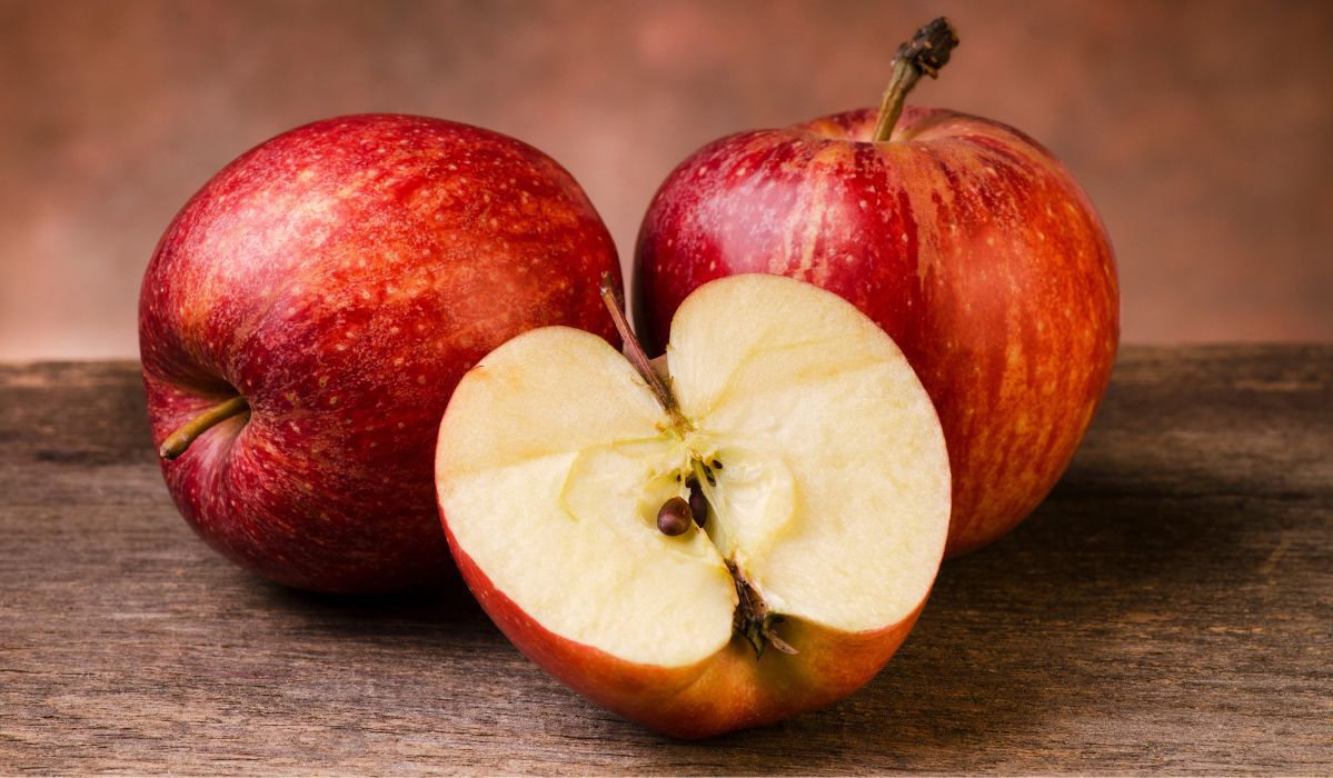 Czy pestki jabłek szkodzą? Wyjaśniamy, dlaczego trzeba na nie uważać
