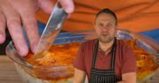 Zapiekanka proboszcza od Tomasza Strzelczyka to obiadowa rewolucja. Jest łatwa, aromatyczna i tania