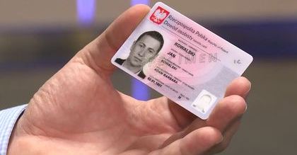 Problemy z nowymi dowodami. Utrudnienia w banku, u notariusza i za granicą