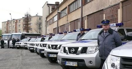 Nissany, ople i mitsubishi w służbie podkarpackiej Policji