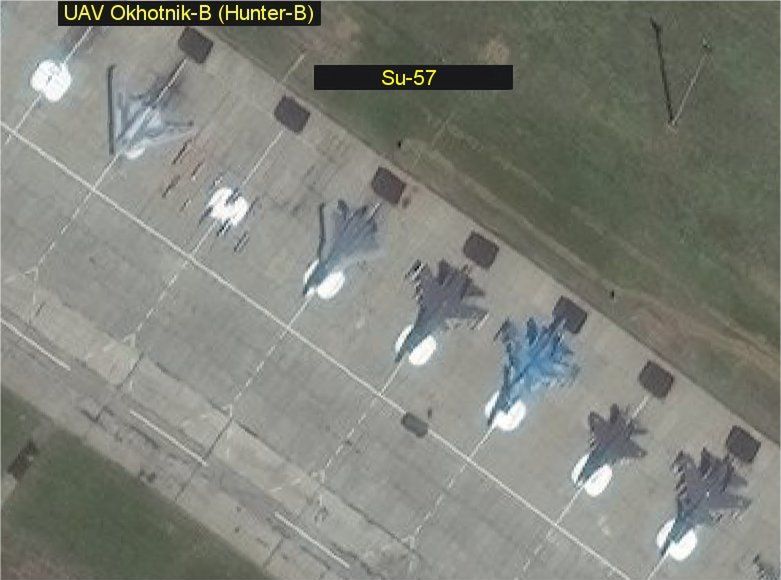Rosyjski dron bojowy Ochotnik-B "przyłapany" na zdjęciach. Oglądał go sam Władimir Putin