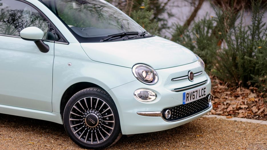 Fiat 500 to koszt około 9 tys. zł. rocznie. Nie musimy za to płacić gigantycznej stawki za ubezpieczenie OC i AC