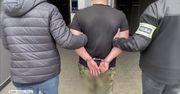 Chciał na parapecie przeczekać przeszukanie, spadł. Trzy osoby zatrzymane za produkcję i handel dopalaczami