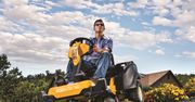 Cub Cadet RZT S Zero - elektryczny traktor koszący trawniki, który skręca w miejscu