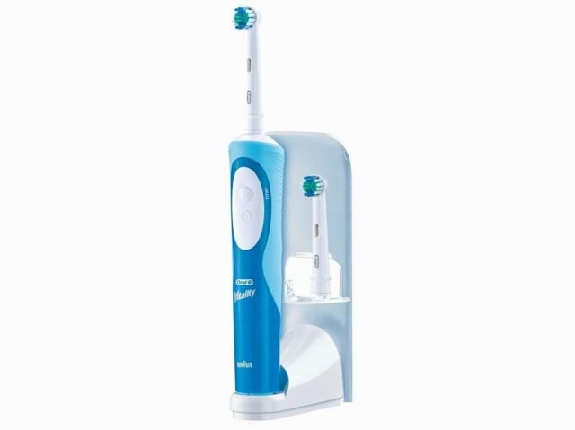 Oral-B Vitality Precision Clean - czyści zęby z prędkością 7600 ruchów na minutę