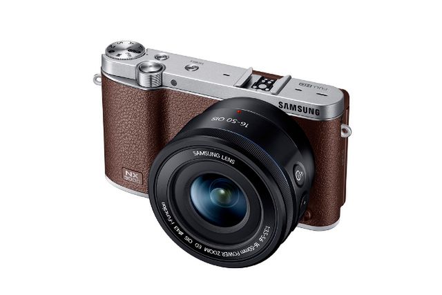 Aparat w stylu retro: kompaktowy Samsung NX 3000 z wymienną optyką