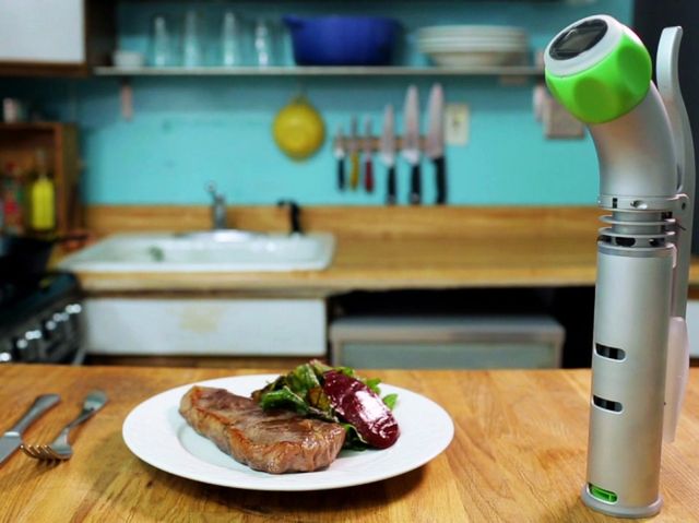 Nomiku - urządzenie do gotowania sous-vide