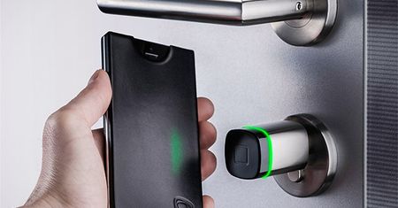 CalypsoKey - zamek do drzwi otwierany smartfonem