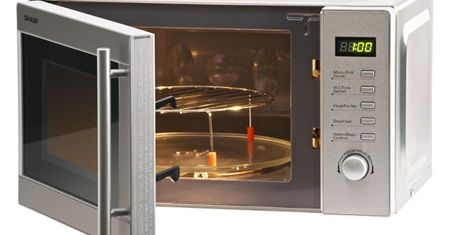 Nowe kuchenki mikrofalowe Sharp - 5 poziomów mocy