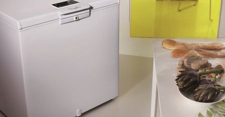 Zamrażarki skrzyniowe Whirlpool z systemem inteligentnych czujników